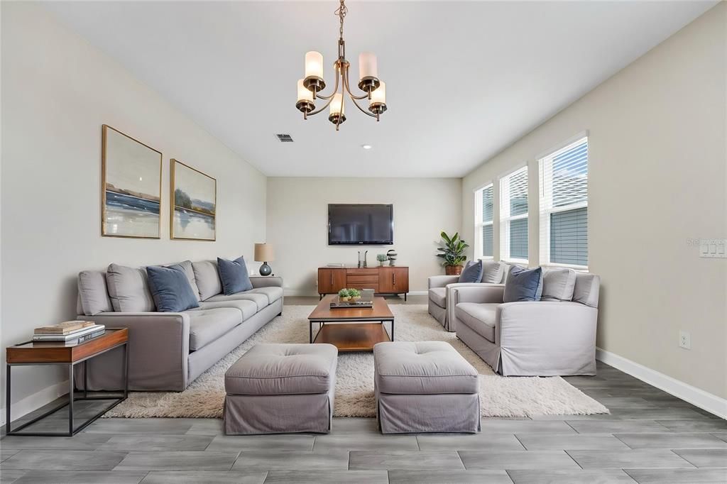 Active With Contract: $595,000 (4 beds, 2 baths, 2683 Square Feet)