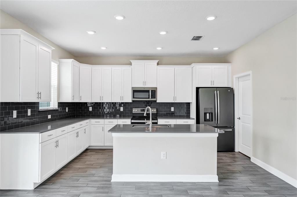 Active With Contract: $595,000 (4 beds, 2 baths, 2683 Square Feet)