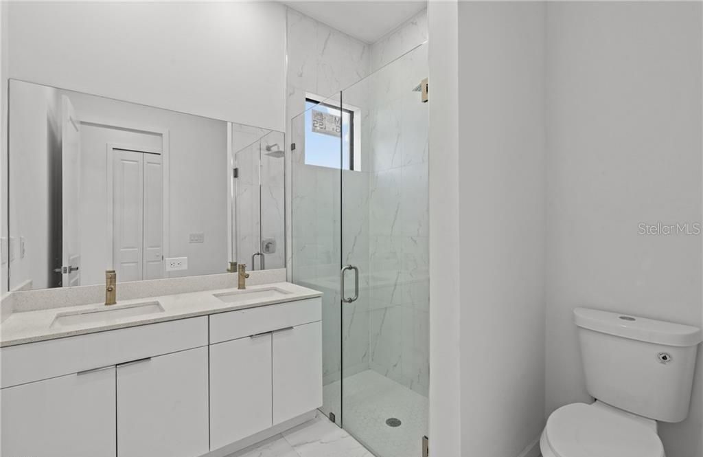 For Sale: $420,000 (4 beds, 3 baths, 1904 Square Feet)