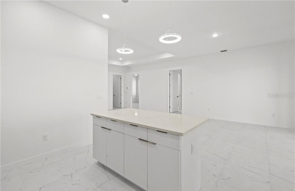 For Sale: $420,000 (4 beds, 3 baths, 1904 Square Feet)