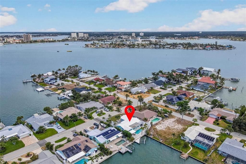 For Sale: $1,685,000 (4 beds, 2 baths, 2079 Square Feet)