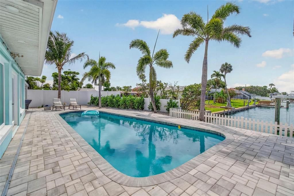 For Sale: $1,685,000 (4 beds, 2 baths, 2079 Square Feet)