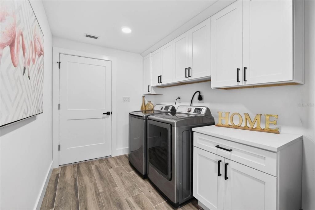 For Sale: $1,685,000 (4 beds, 2 baths, 2079 Square Feet)