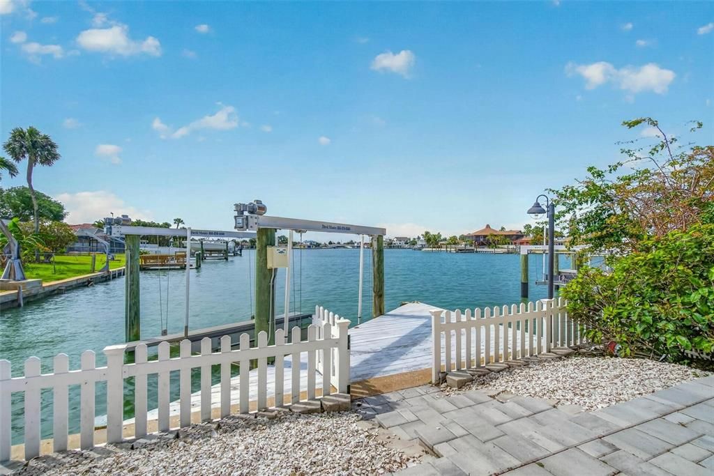 For Sale: $1,685,000 (4 beds, 2 baths, 2079 Square Feet)