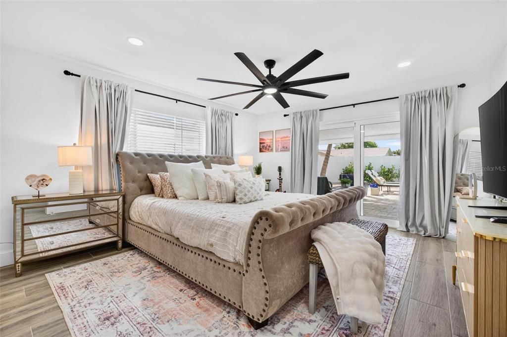 For Sale: $1,685,000 (4 beds, 2 baths, 2079 Square Feet)