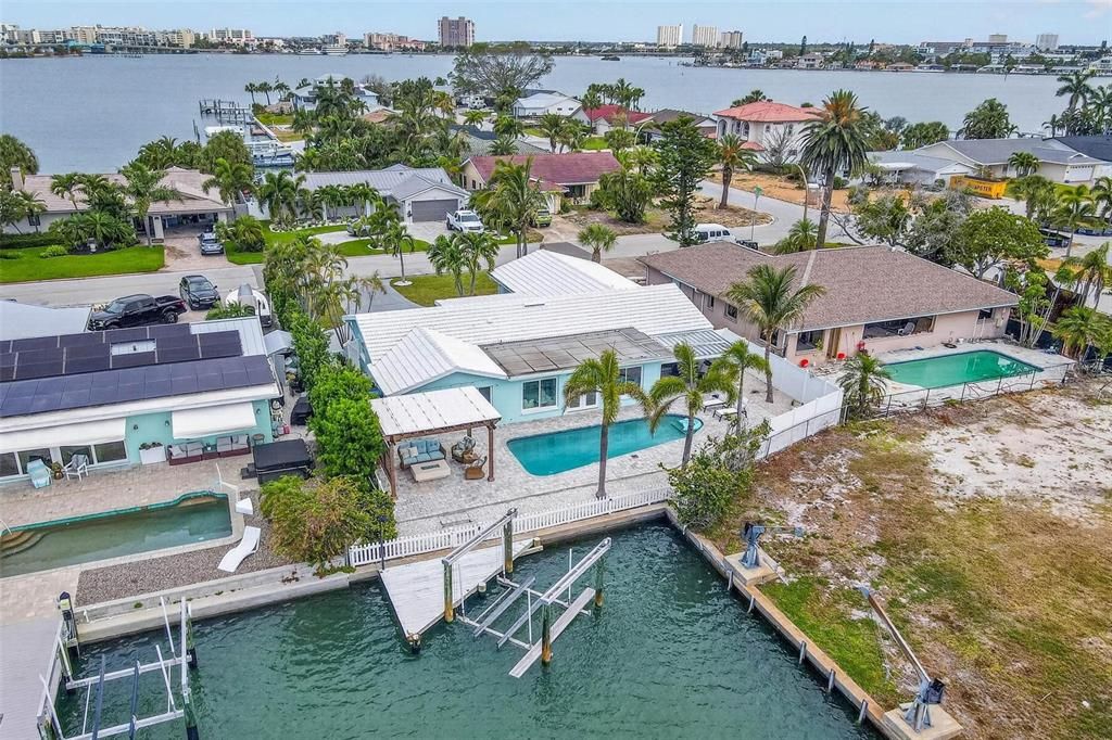 For Sale: $1,685,000 (4 beds, 2 baths, 2079 Square Feet)