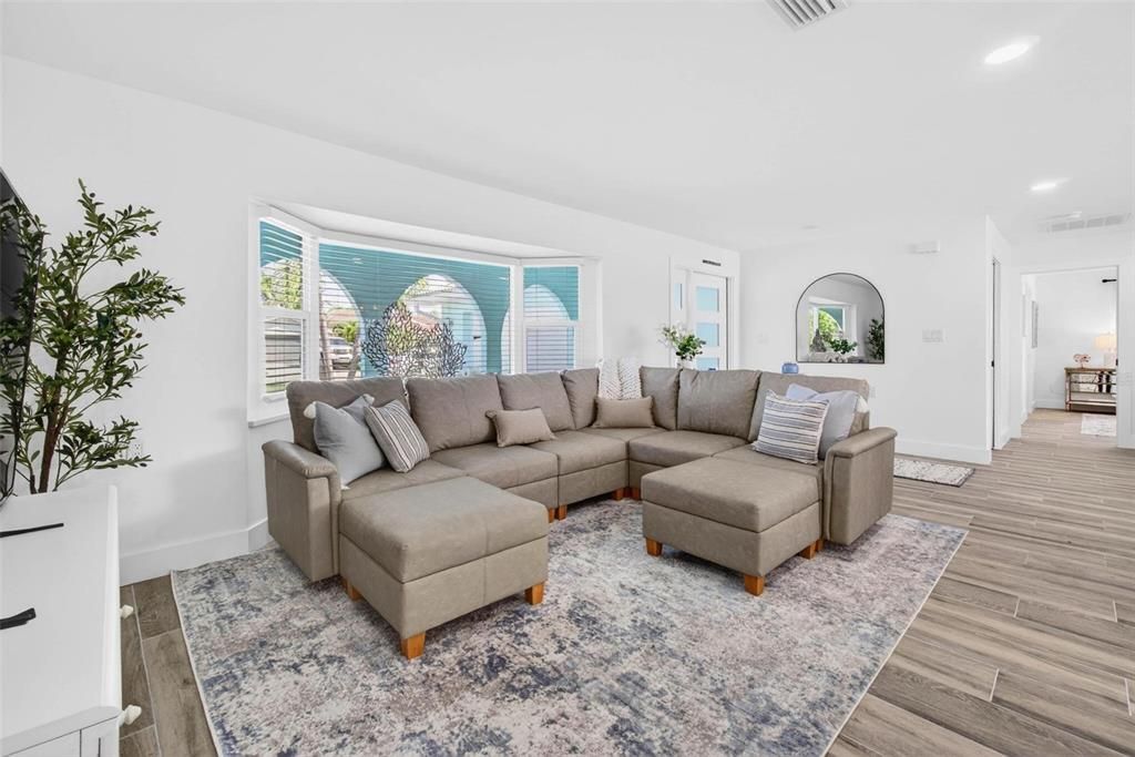 For Sale: $1,685,000 (4 beds, 2 baths, 2079 Square Feet)