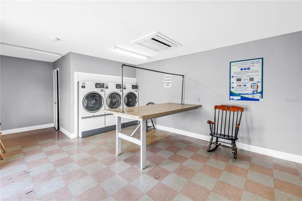 На продажу: $125,000 (1 спален, 1 ванн, 630 Квадратных фут)
