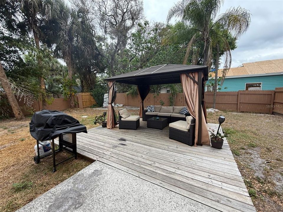 For Sale: $315,000 (4 beds, 2 baths, 1480 Square Feet)