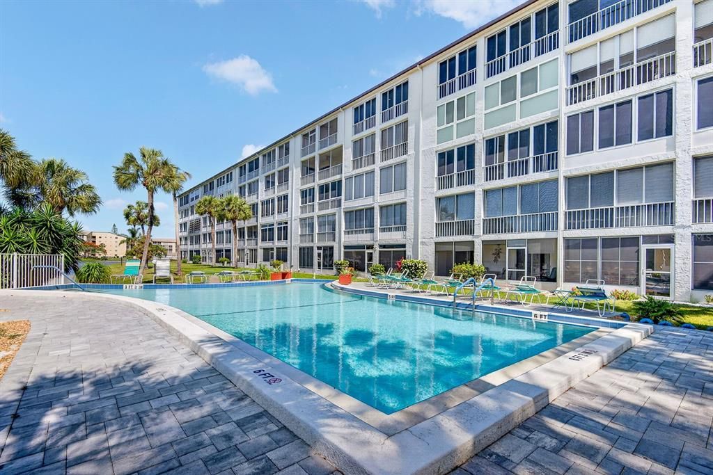 Activo con contrato: $158,000 (2 camas, 2 baños, 1144 Pies cuadrados)