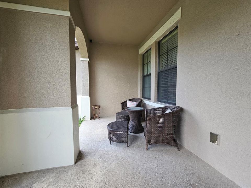 En Venta: $380,000 (4 camas, 2 baños, 1948 Pies cuadrados)