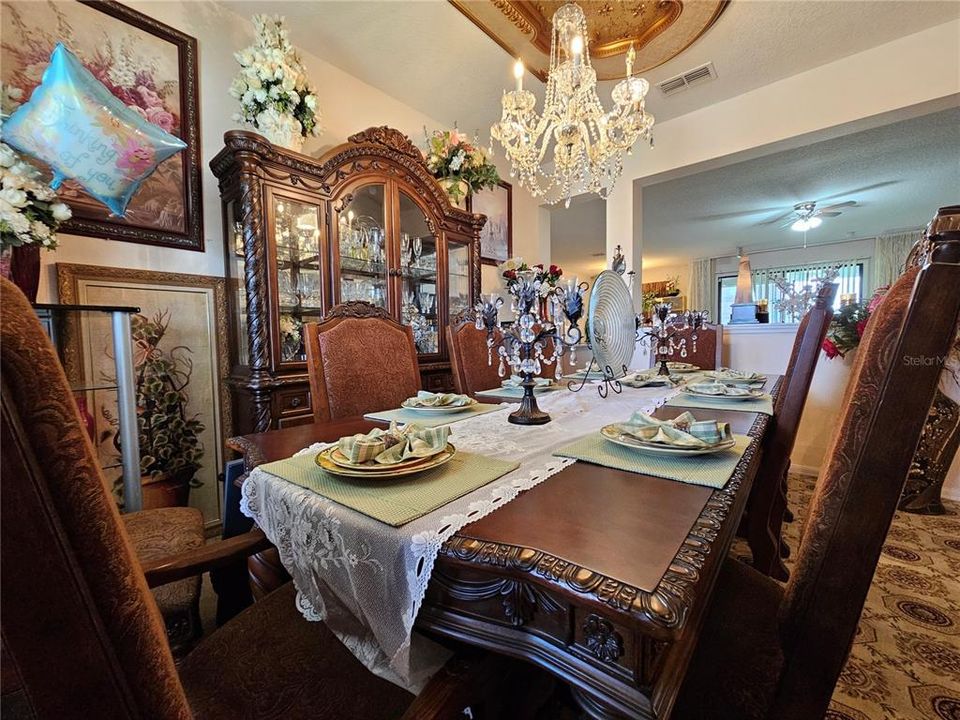 En Venta: $380,000 (4 camas, 2 baños, 1948 Pies cuadrados)