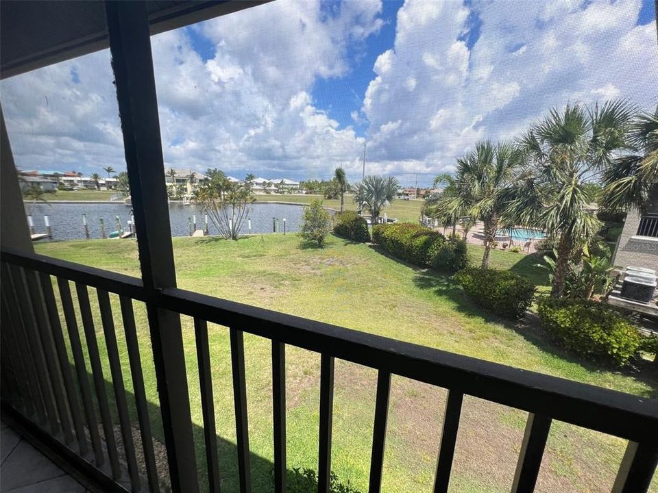 For Rent: $1,550 (2 beds, 1 baths, 826 Square Feet)