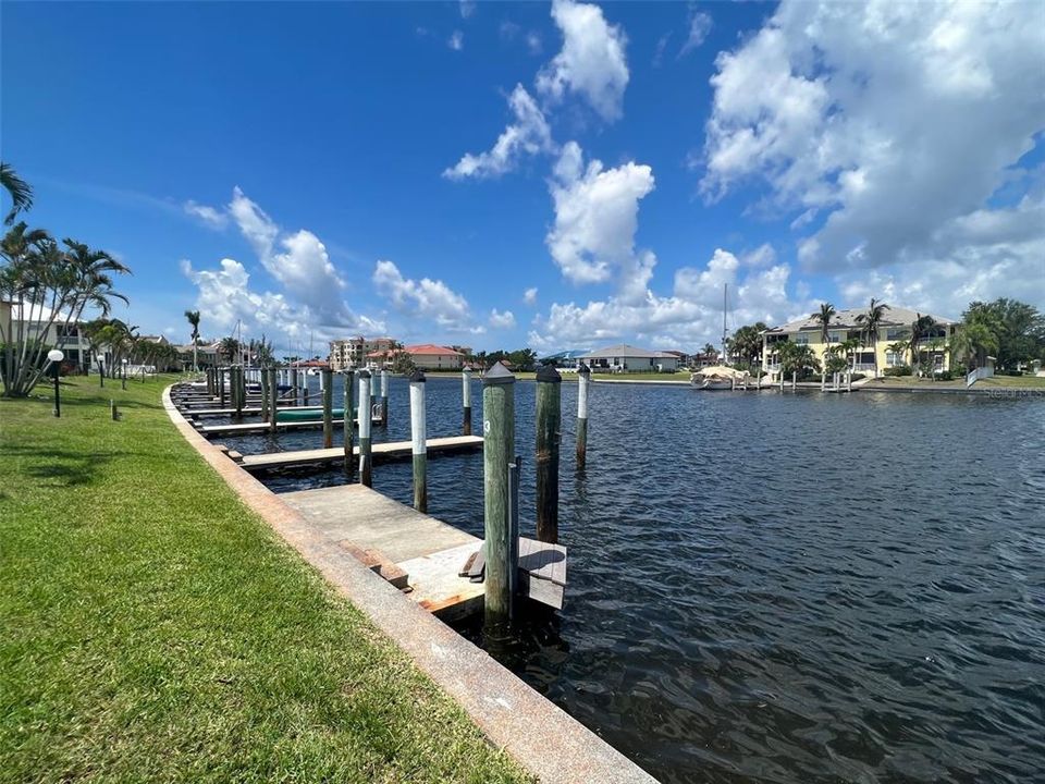 For Rent: $1,550 (2 beds, 1 baths, 826 Square Feet)