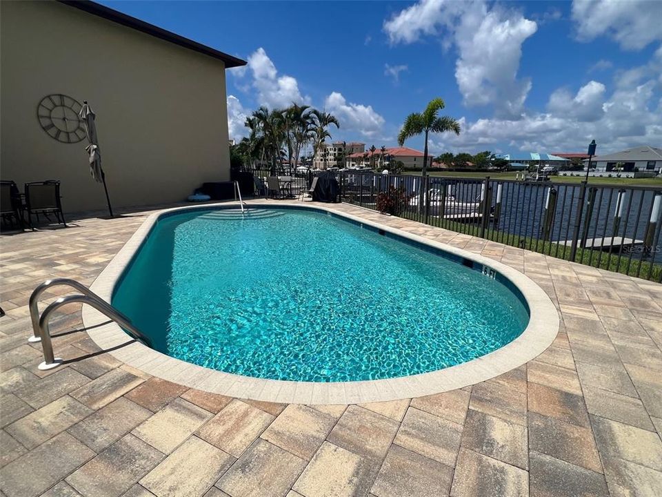 For Rent: $1,550 (2 beds, 1 baths, 826 Square Feet)