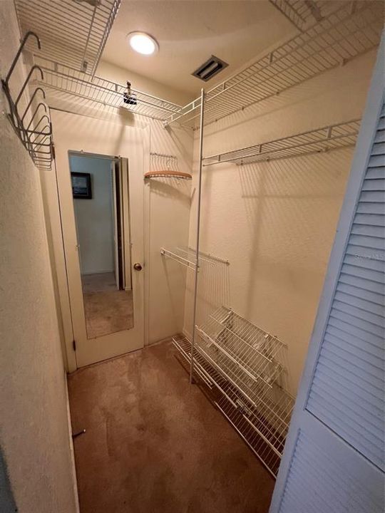 For Rent: $1,550 (2 beds, 1 baths, 826 Square Feet)
