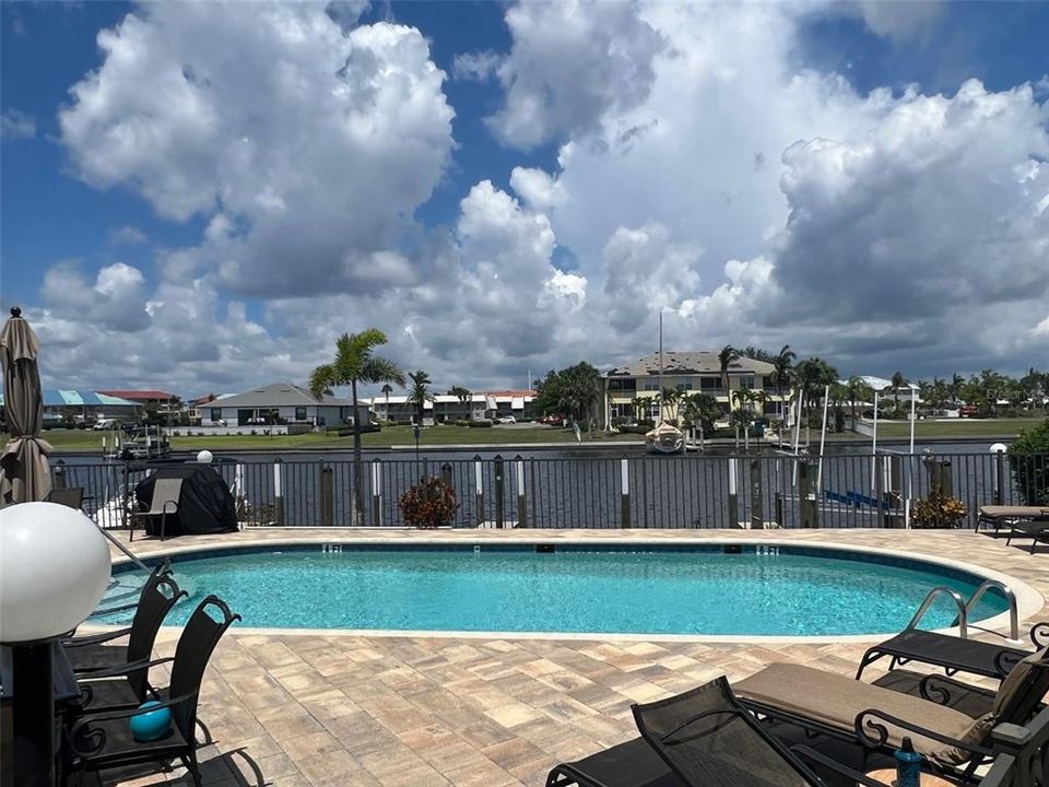 For Rent: $1,550 (2 beds, 1 baths, 826 Square Feet)