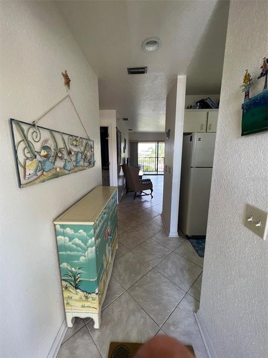 For Rent: $1,550 (2 beds, 1 baths, 826 Square Feet)