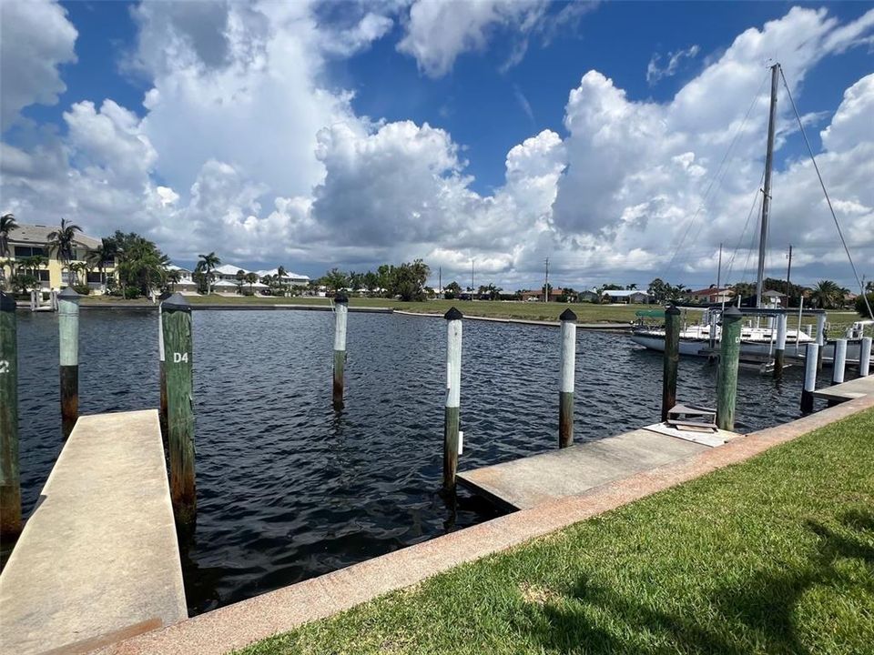 For Rent: $1,550 (2 beds, 1 baths, 826 Square Feet)