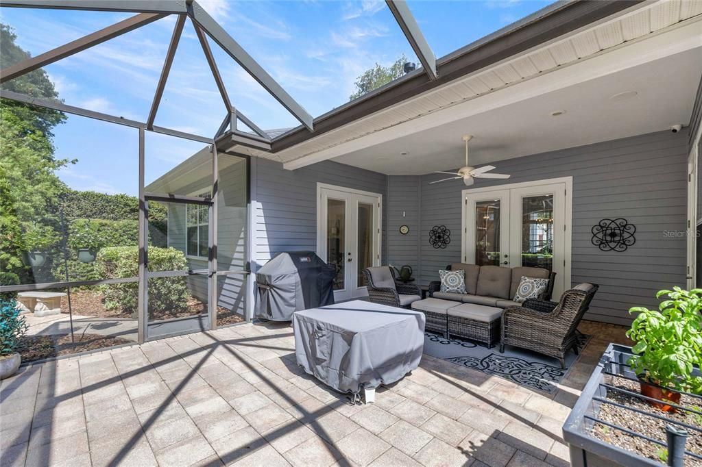 Active With Contract: $549,000 (3 beds, 3 baths, 2389 Square Feet)