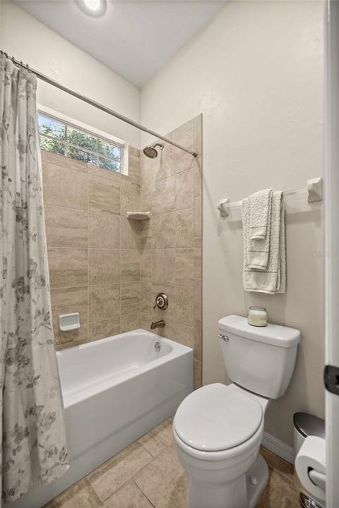 Active With Contract: $549,000 (3 beds, 3 baths, 2389 Square Feet)