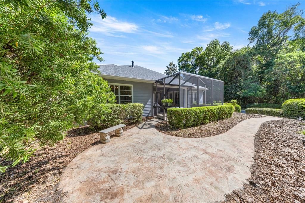 Active With Contract: $549,000 (3 beds, 3 baths, 2389 Square Feet)