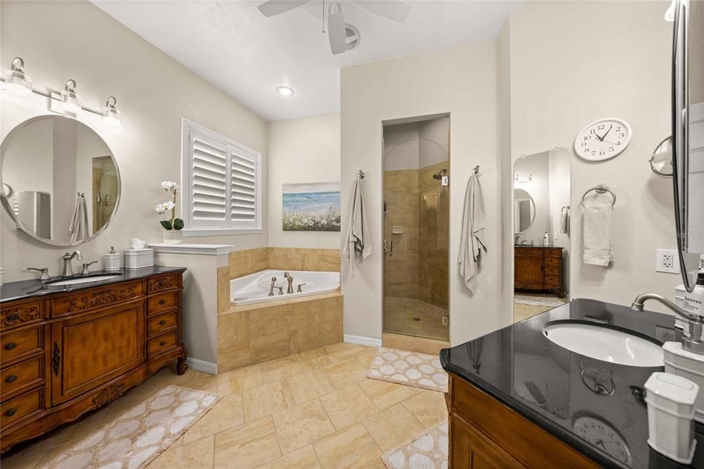 Active With Contract: $549,000 (3 beds, 3 baths, 2389 Square Feet)