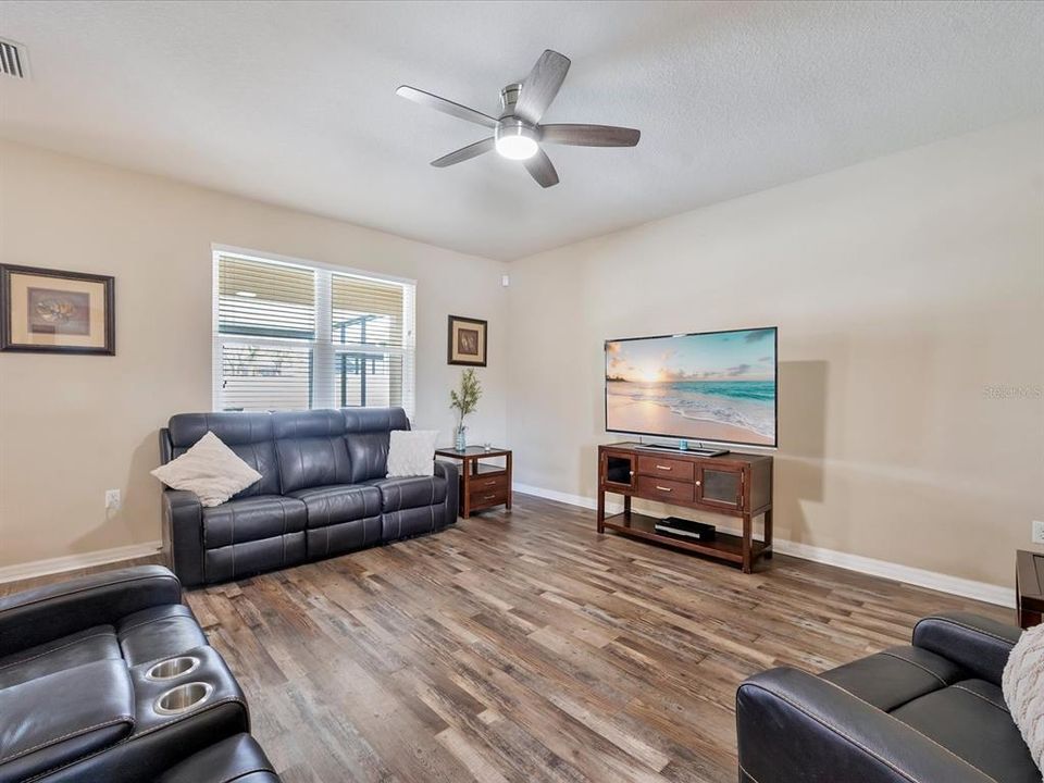 For Sale: $485,000 (4 beds, 4 baths, 3054 Square Feet)