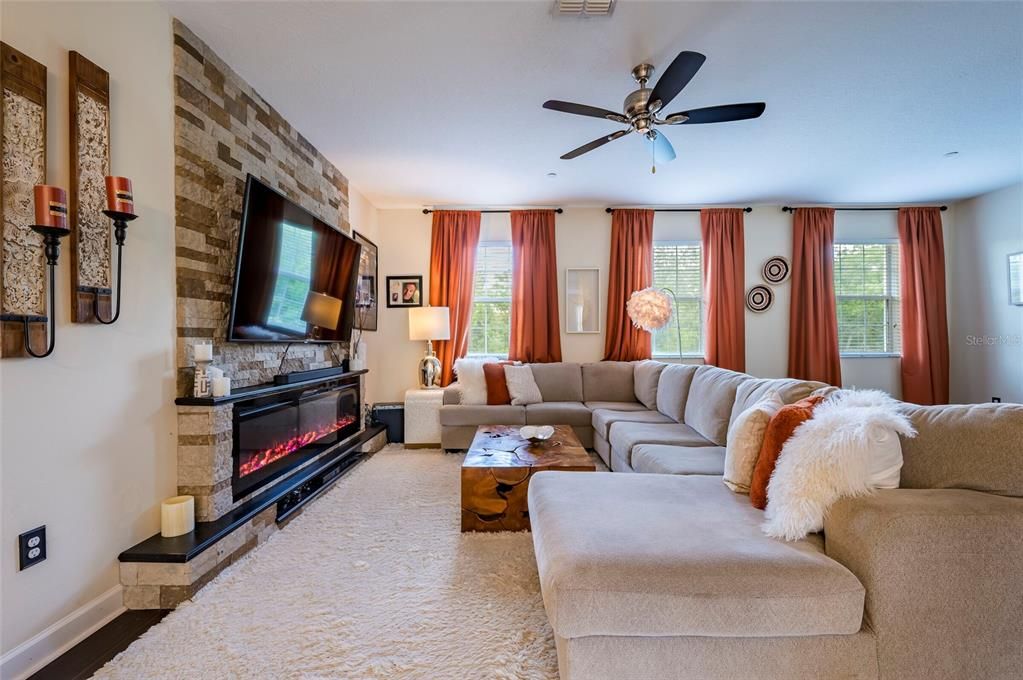 For Sale: $398,000 (4 beds, 3 baths, 2416 Square Feet)