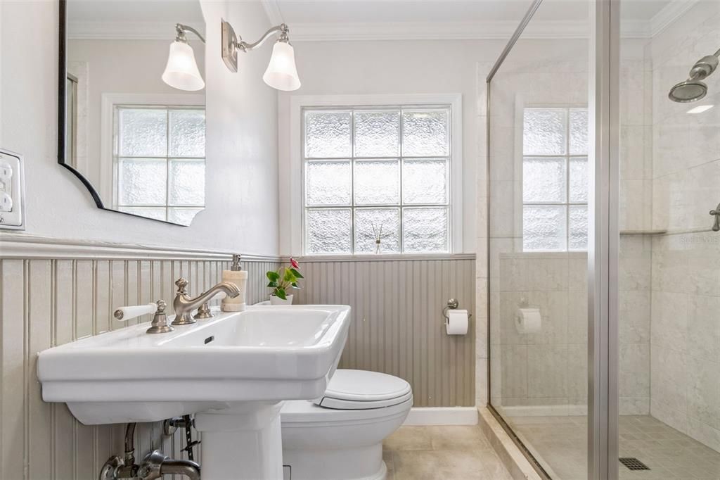 Active With Contract: $684,000 (3 beds, 2 baths, 1904 Square Feet)