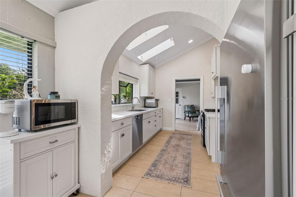 Active With Contract: $684,000 (3 beds, 2 baths, 1904 Square Feet)