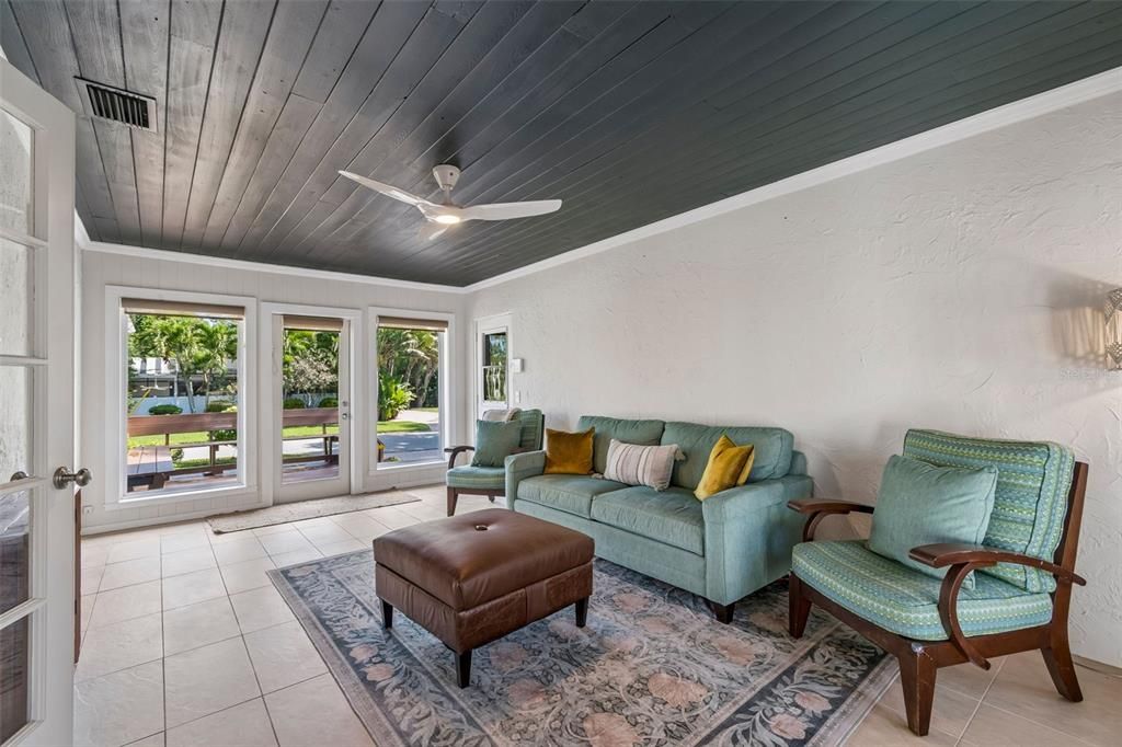 Active With Contract: $684,000 (3 beds, 2 baths, 1904 Square Feet)