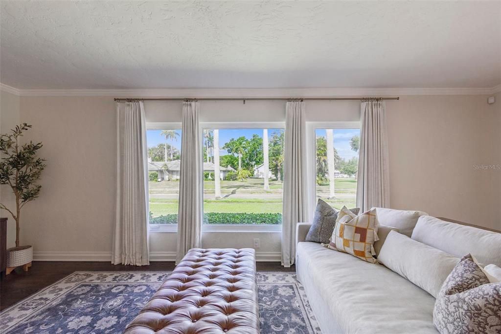 Active With Contract: $684,000 (3 beds, 2 baths, 1904 Square Feet)