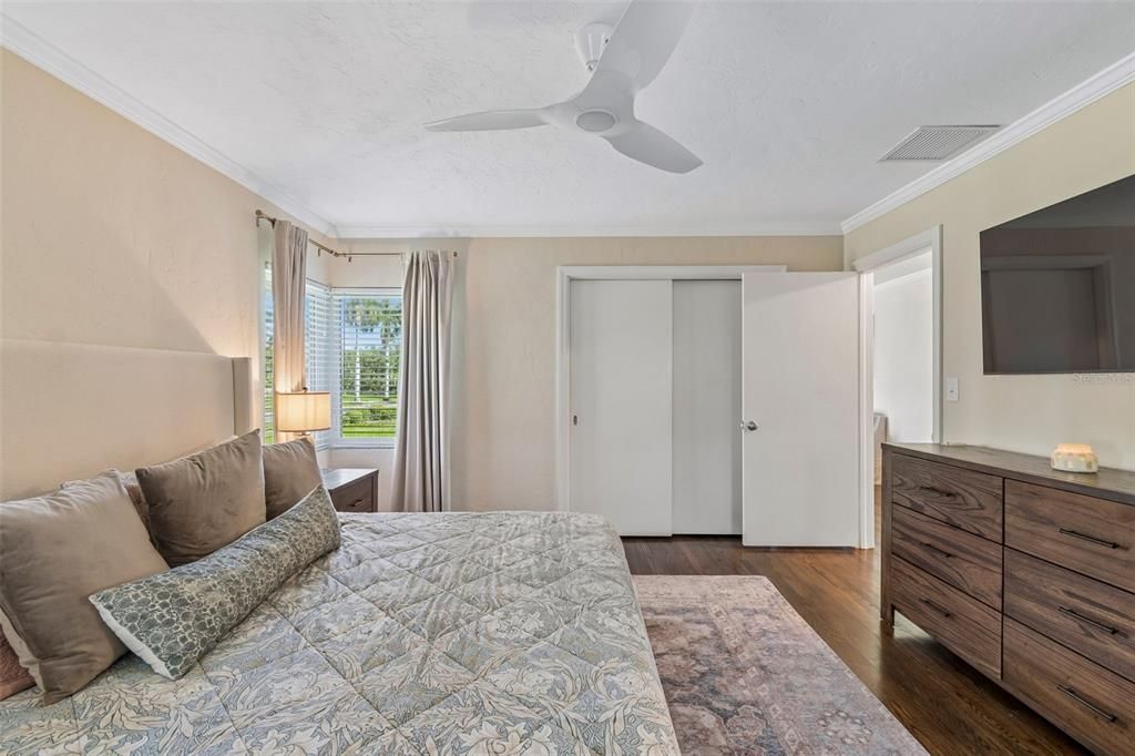 Active With Contract: $684,000 (3 beds, 2 baths, 1904 Square Feet)
