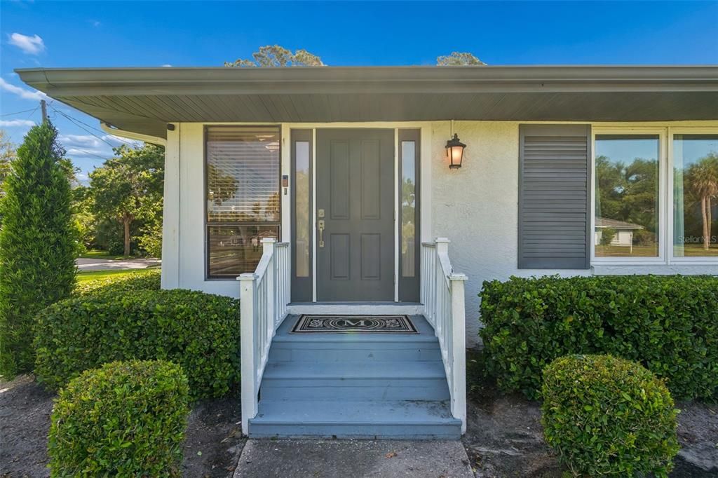 Active With Contract: $684,000 (3 beds, 2 baths, 1904 Square Feet)