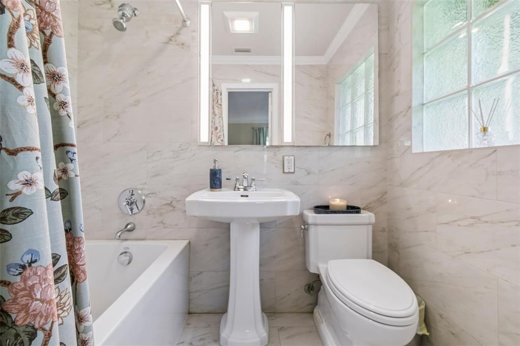 Active With Contract: $684,000 (3 beds, 2 baths, 1904 Square Feet)