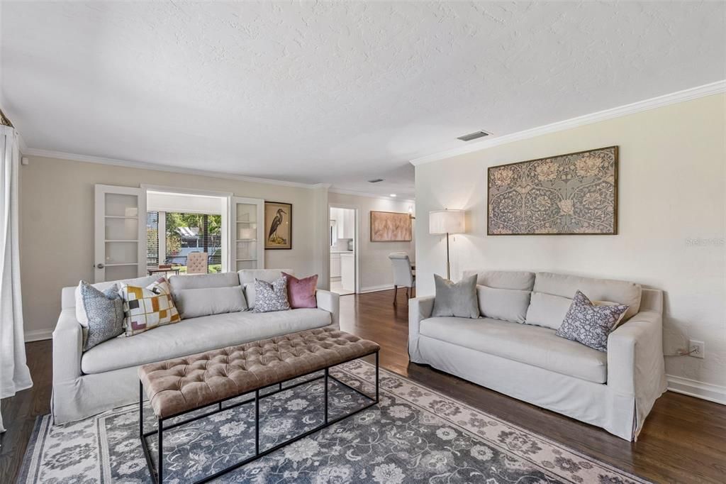 Active With Contract: $684,000 (3 beds, 2 baths, 1904 Square Feet)