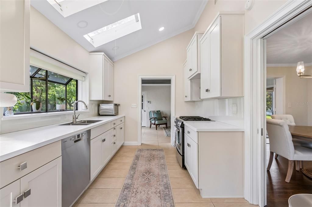 Active With Contract: $684,000 (3 beds, 2 baths, 1904 Square Feet)