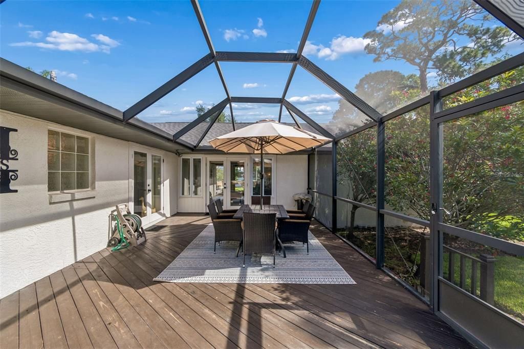 Active With Contract: $684,000 (3 beds, 2 baths, 1904 Square Feet)