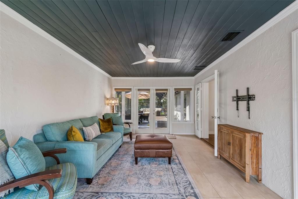 Active With Contract: $684,000 (3 beds, 2 baths, 1904 Square Feet)