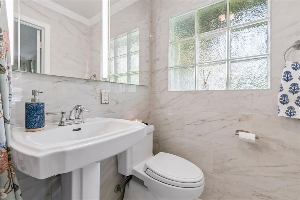 Active With Contract: $684,000 (3 beds, 2 baths, 1904 Square Feet)