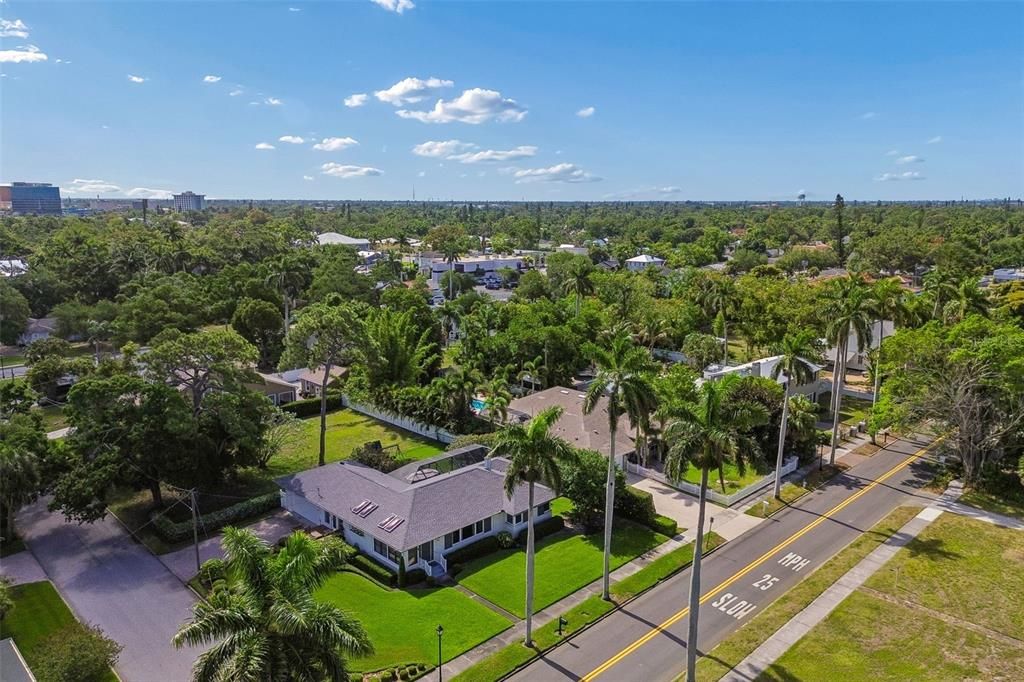 Active With Contract: $684,000 (3 beds, 2 baths, 1904 Square Feet)
