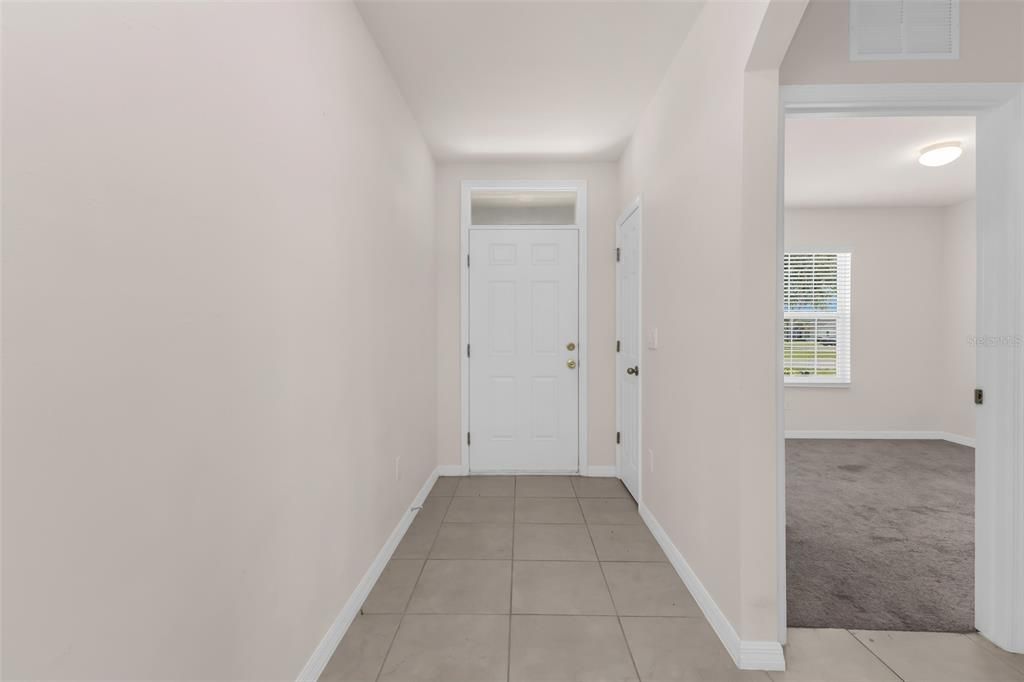En Venta: $299,900 (4 camas, 2 baños, 1893 Pies cuadrados)