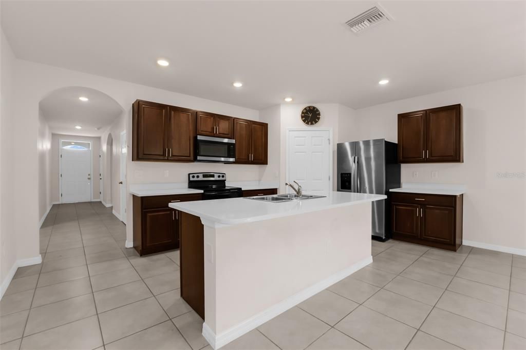 En Venta: $299,900 (4 camas, 2 baños, 1893 Pies cuadrados)