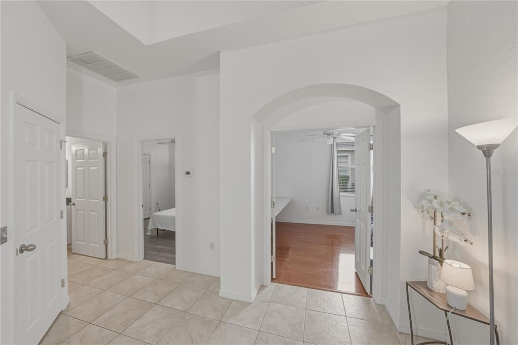 На продажу: $279,900 (2 спален, 2 ванн, 1344 Квадратных фут)
