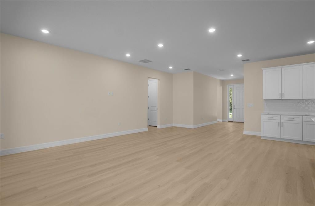 En Venta: $550,000 (4 camas, 3 baños, 2792 Pies cuadrados)