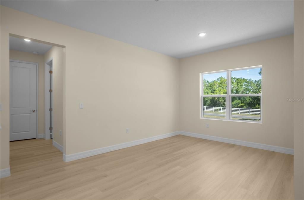 En Venta: $550,000 (4 camas, 3 baños, 2792 Pies cuadrados)