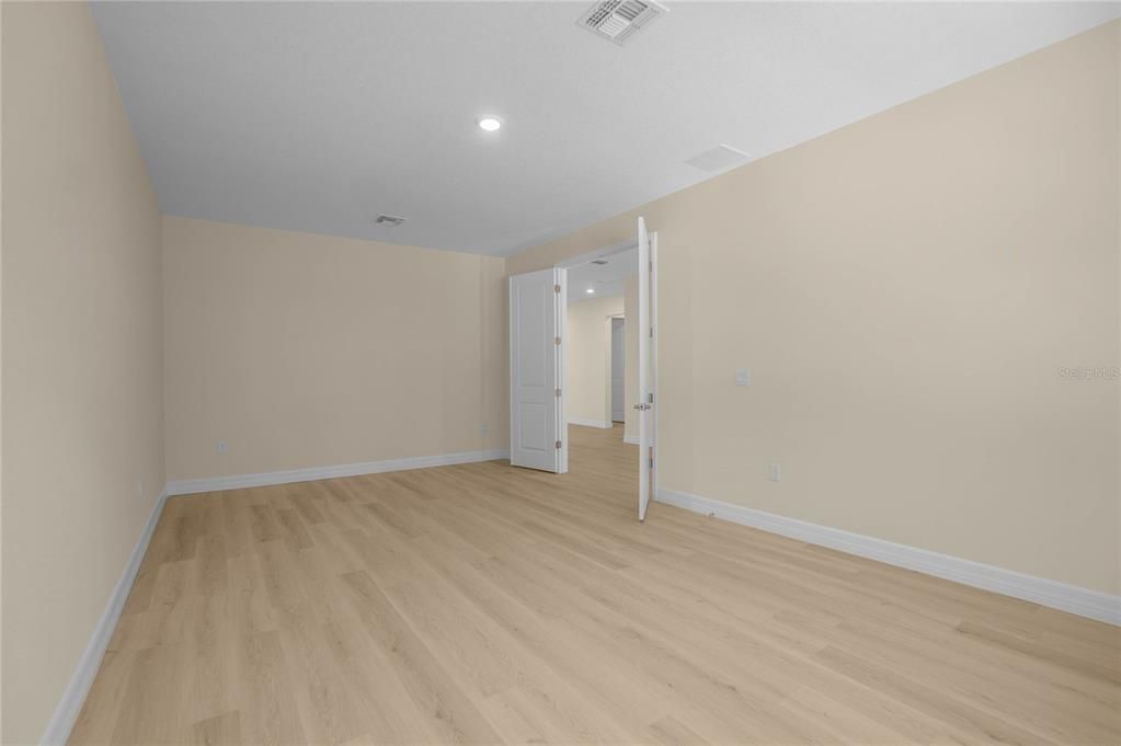 En Venta: $550,000 (4 camas, 3 baños, 2792 Pies cuadrados)