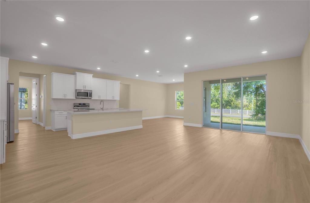 En Venta: $550,000 (4 camas, 3 baños, 2792 Pies cuadrados)