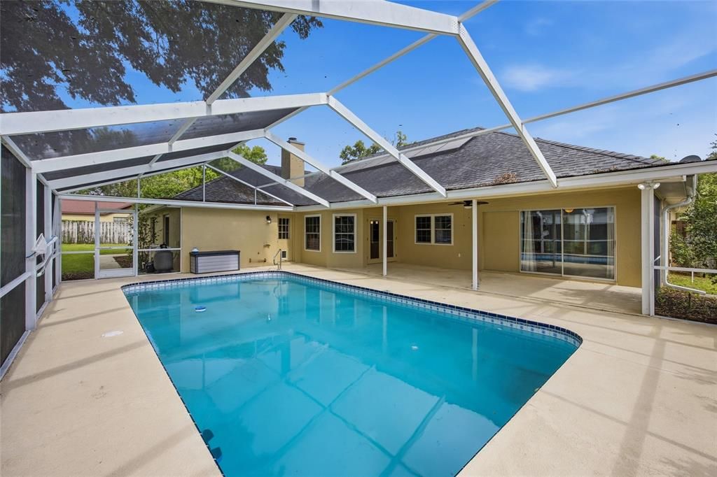 For Sale: $425,000 (4 beds, 2 baths, 2297 Square Feet)